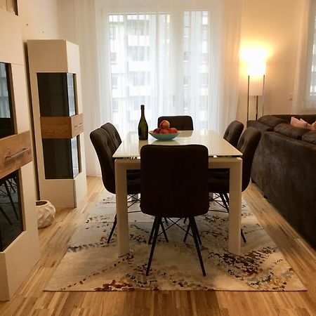 White Vintage Park View Apartment Vienna Luaran gambar