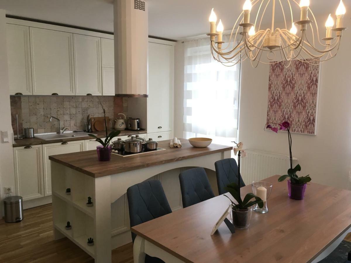 White Vintage Park View Apartment Vienna Luaran gambar