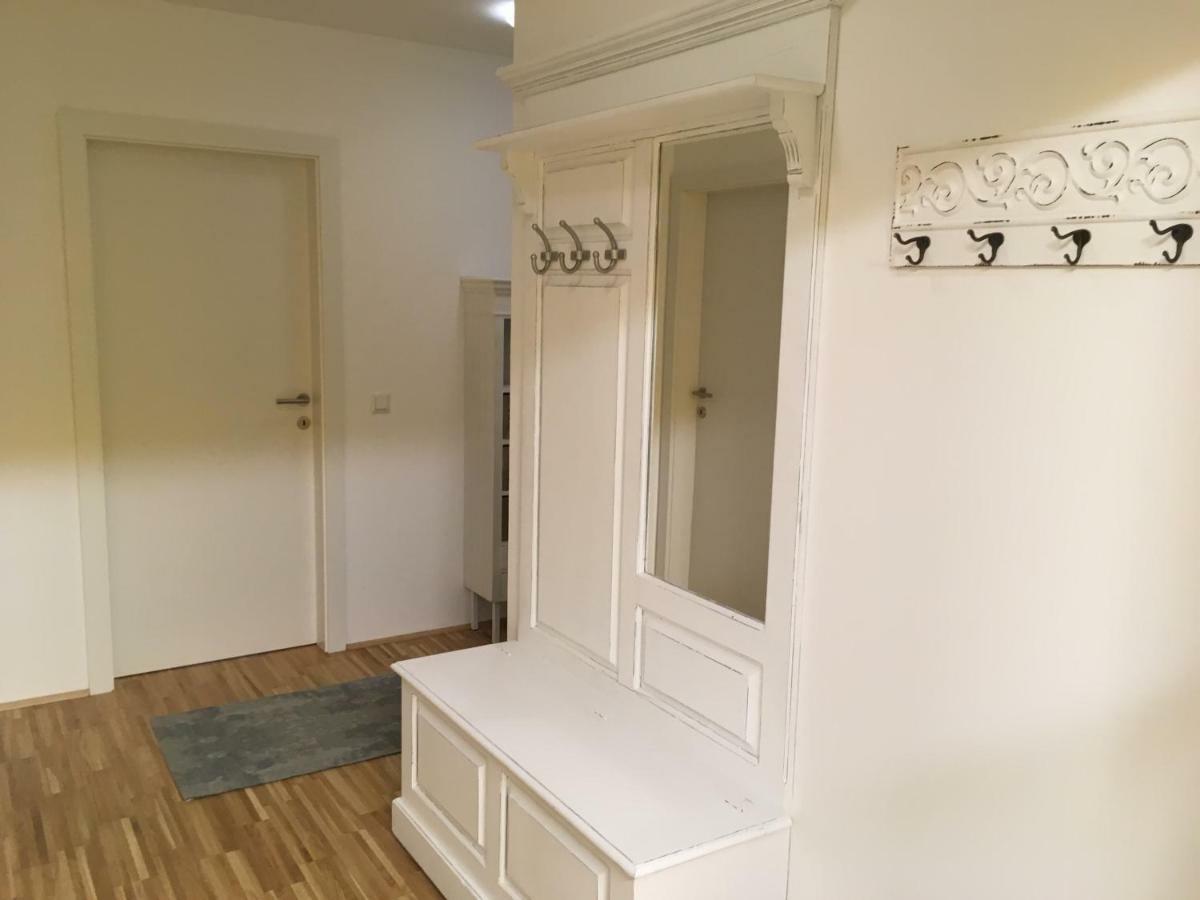 White Vintage Park View Apartment Vienna Luaran gambar