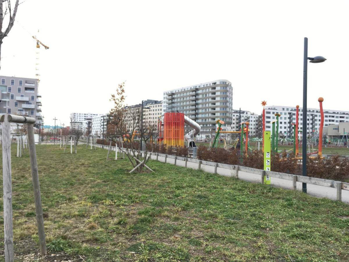 White Vintage Park View Apartment Vienna Luaran gambar