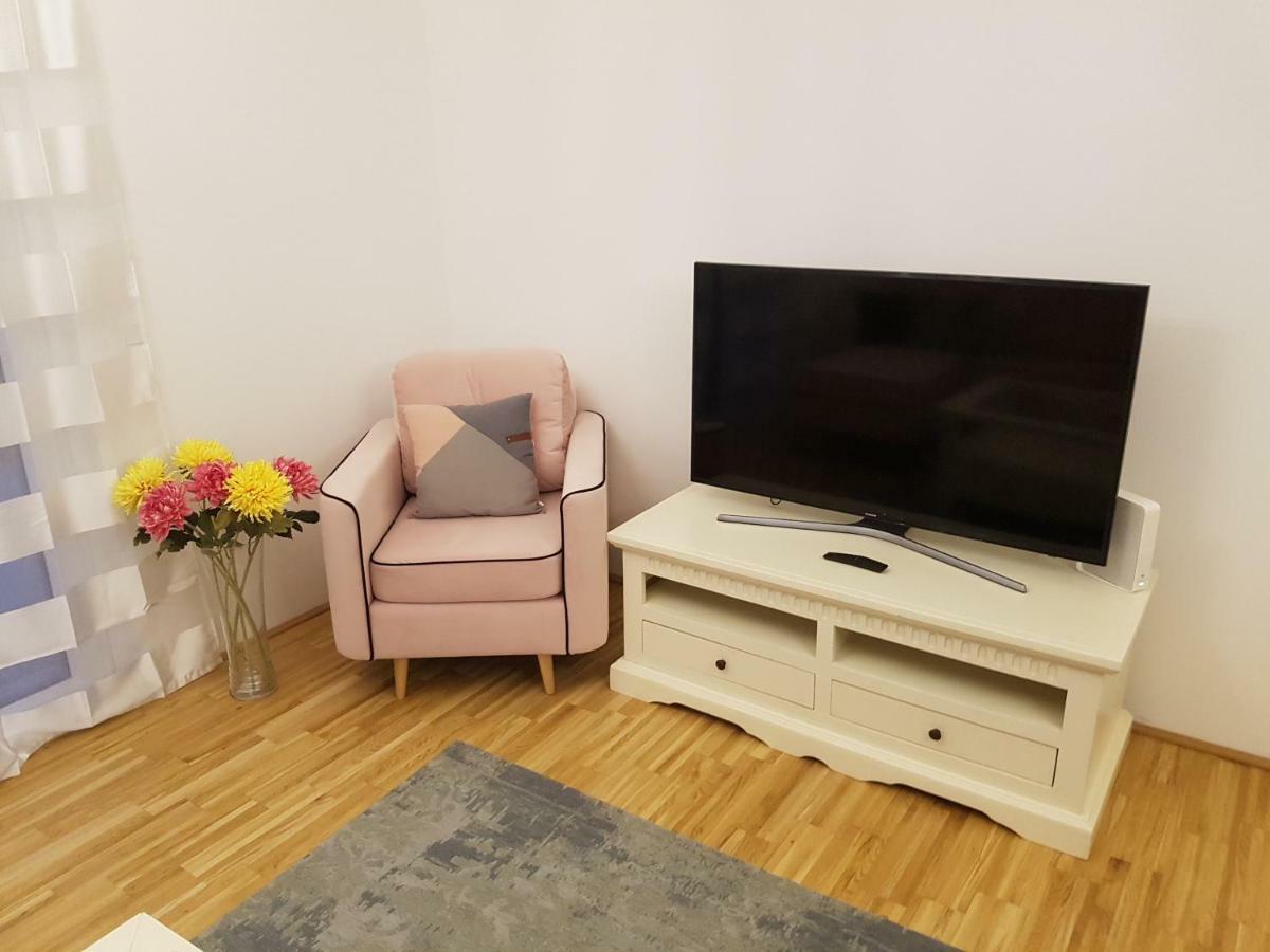 White Vintage Park View Apartment Vienna Luaran gambar