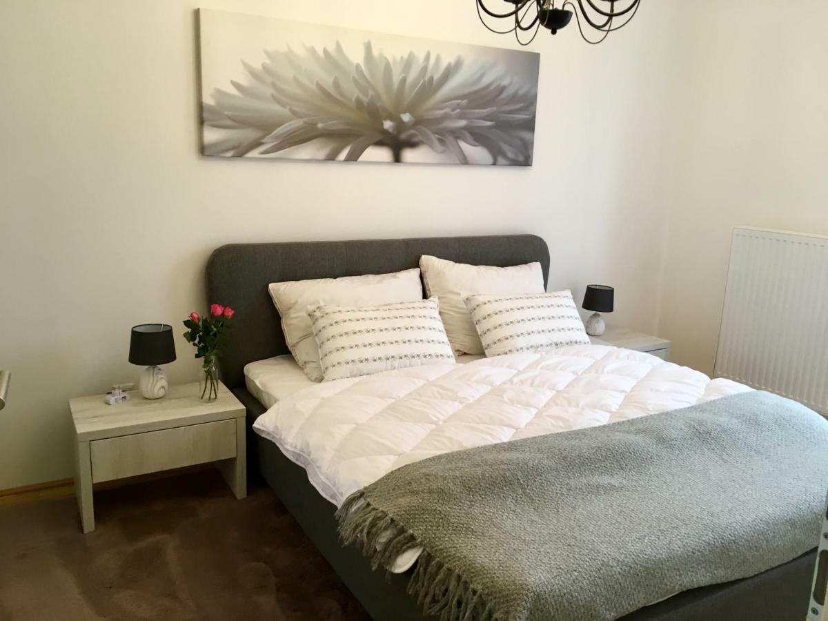 White Vintage Park View Apartment Vienna Luaran gambar