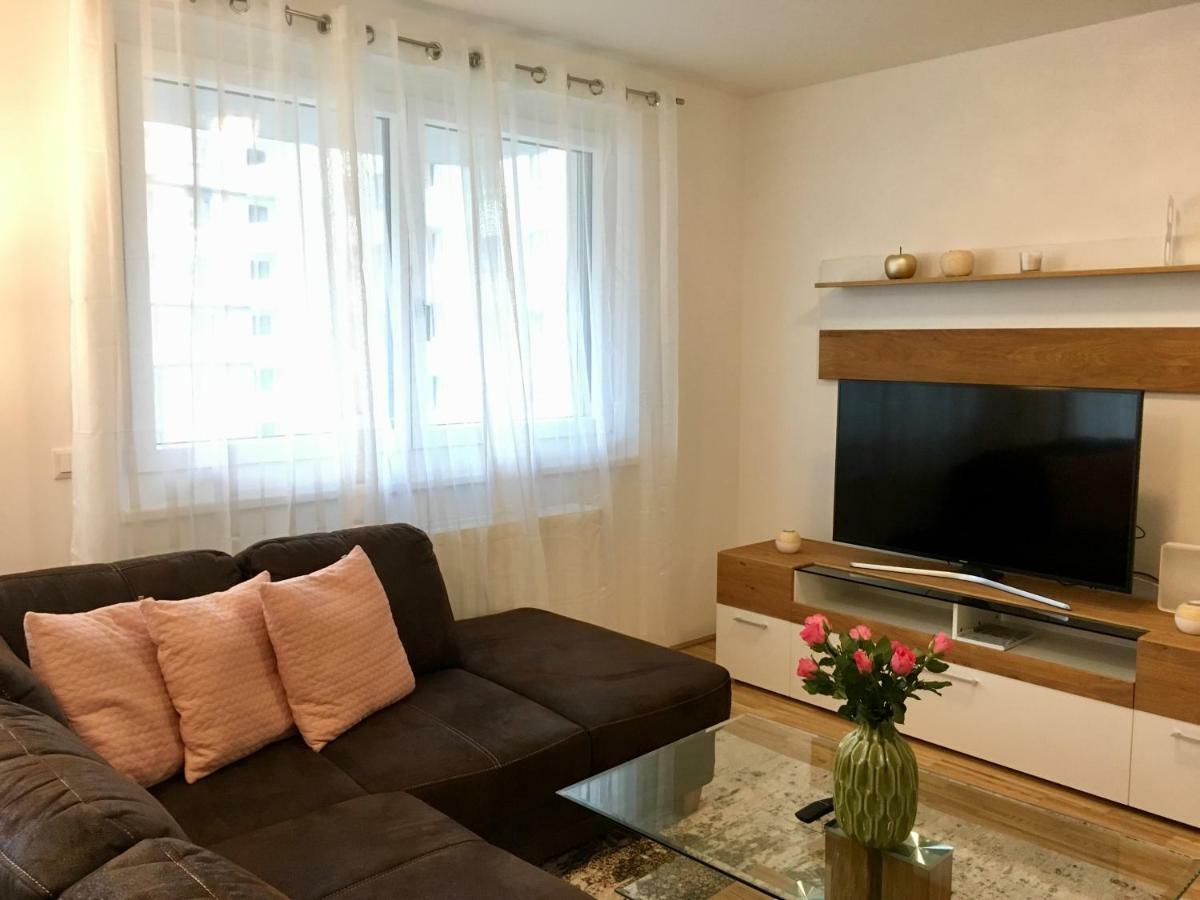 White Vintage Park View Apartment Vienna Luaran gambar