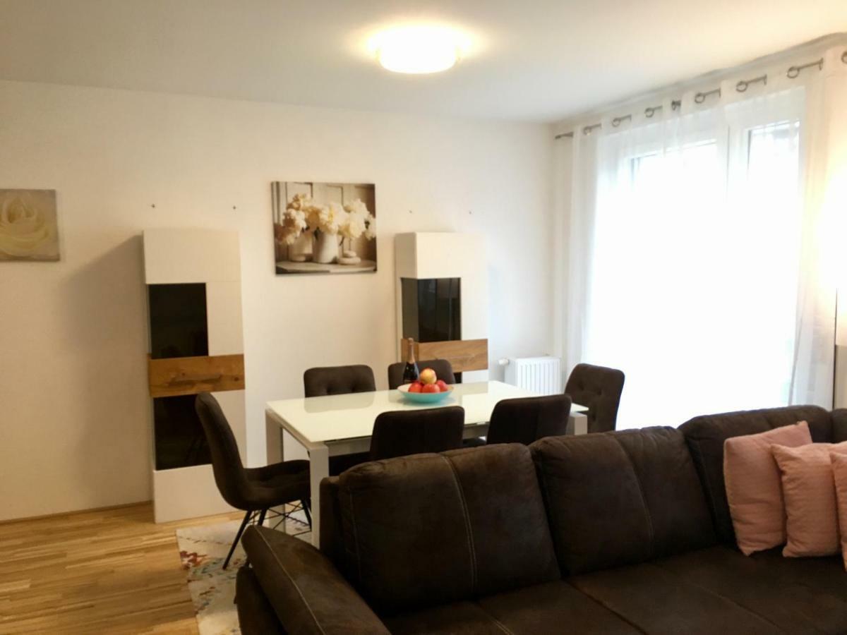 White Vintage Park View Apartment Vienna Luaran gambar